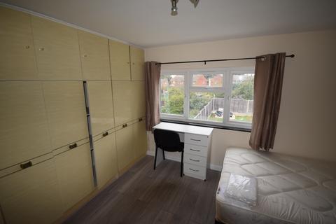 4 bedroom end of terrace house to rent, Briars Close, Hatfield AL10