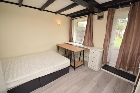 4 bedroom end of terrace house to rent, Briars Close, Hatfield AL10