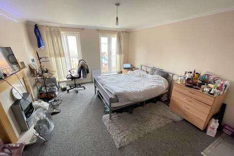 4 bedroom house to rent, Dragon Road, Hatfield AL10