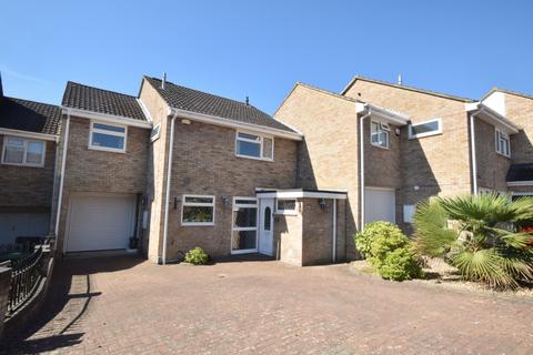 13 Upper Shott, Cheshunt, Waltham Cross, EN7 6DR
