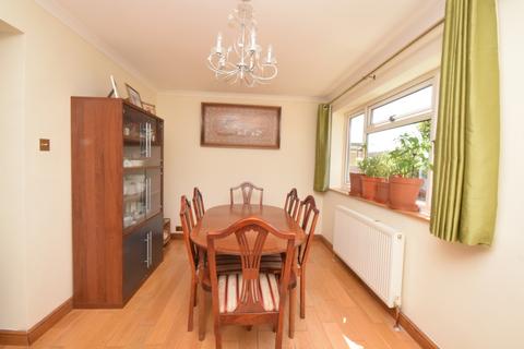 13 Upper Shott, Cheshunt, Waltham Cross, EN7 6DR