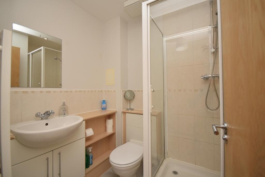 Master En Suite Bathroom