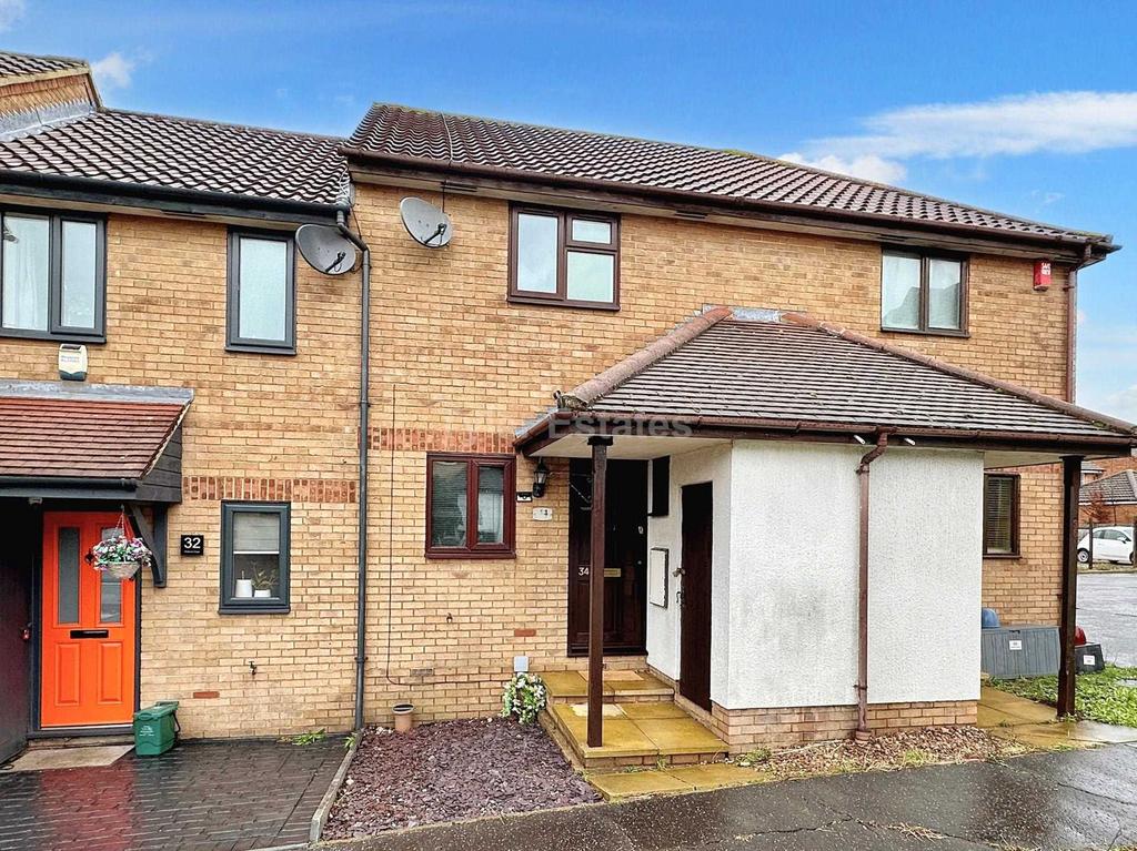 Robinia Close, Basildon SS15 2 bed terraced house for sale £280,000