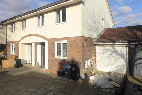 3 bedroom semi-detached house to rent, Bristol BS7