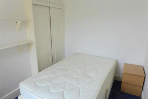 4 bedroom terraced house to rent, Bath BA2