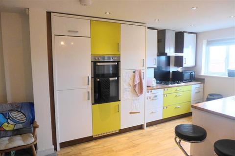 6 bedroom semi-detached house to rent, Bristol BS16