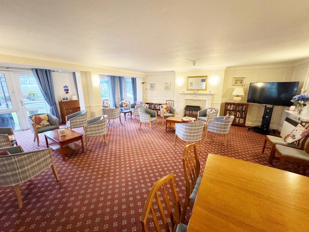 Communal lounge 1