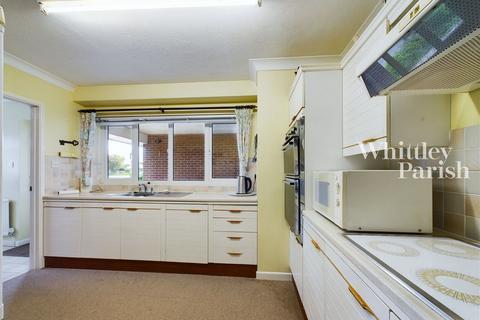 4 bedroom detached house for sale, Buckenham Road, Attleborough NR17