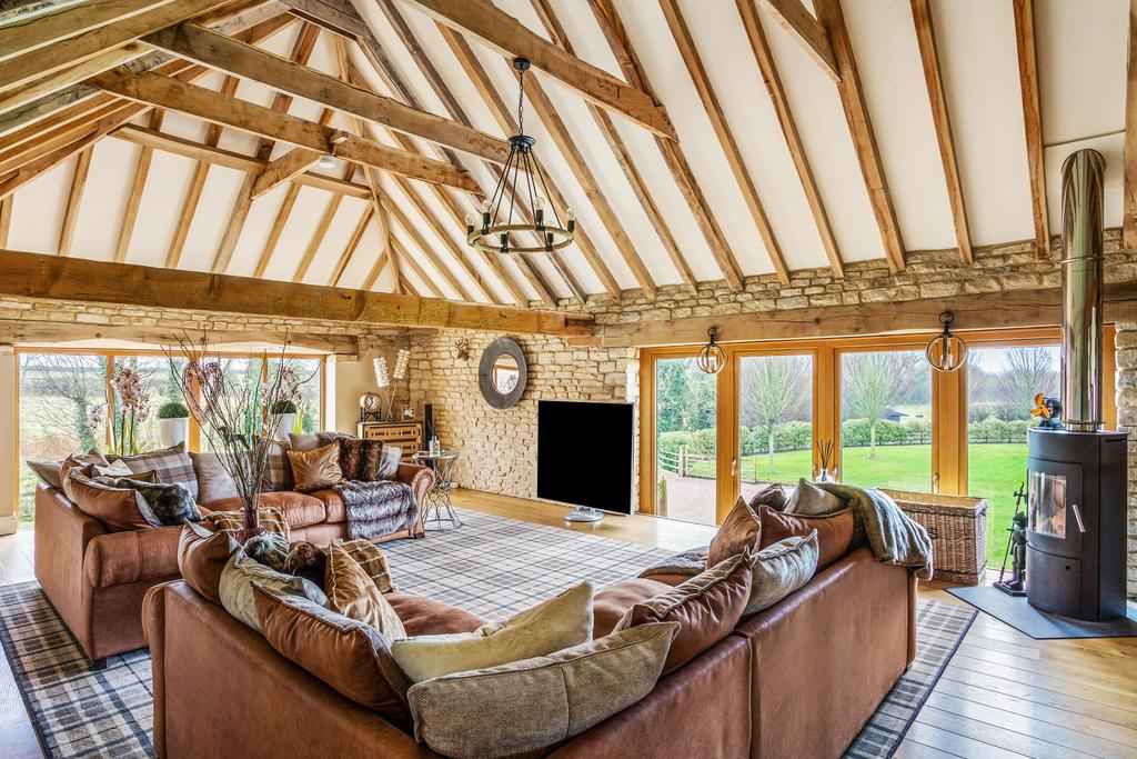 Mezzanine Living Rm
