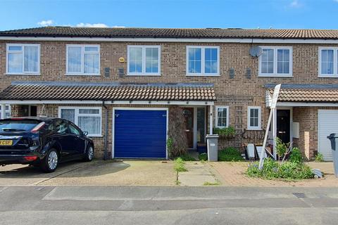 14 Ruscombe Way, Feltham, TW14 9NY