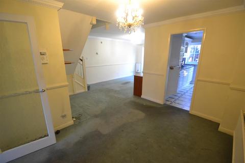 14 Ruscombe Way, Feltham, TW14 9NY