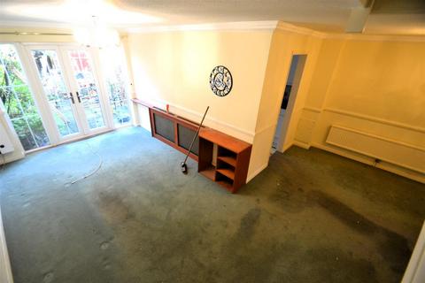 14 Ruscombe Way, Feltham, TW14 9NY