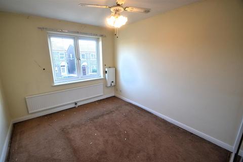 14 Ruscombe Way, Feltham, TW14 9NY
