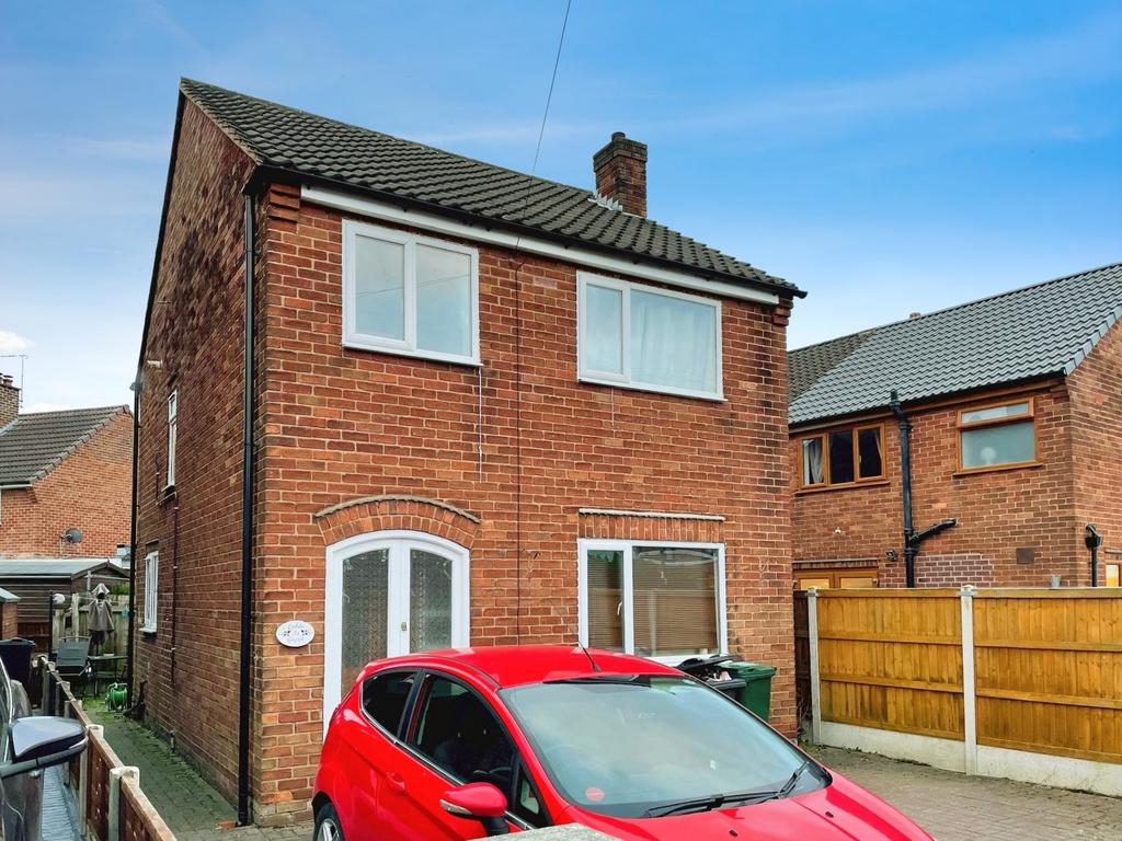 Cedar Grove, Hoole, Chester... 3 bed detached house £200,000