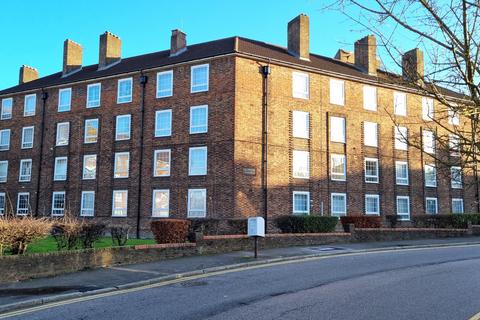 2 bedroom flat to rent, Skipton House, SE4