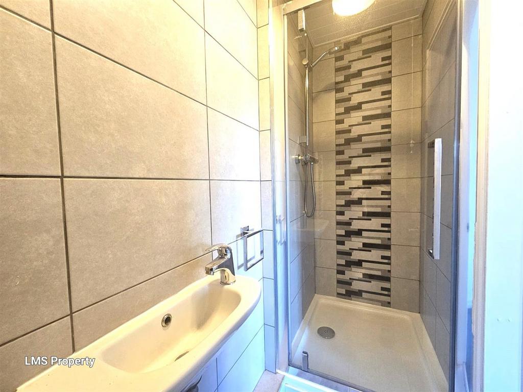 En Suite Shower Room