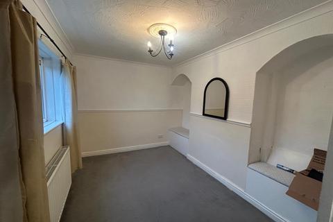 3 bedroom semi-detached house to rent, Ballfield Lane, Darton, Barnsley, South Yorkshire, S75