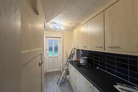 3 bedroom semi-detached house to rent, Ballfield Lane, Darton, Barnsley, South Yorkshire, S75