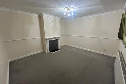 3 bedroom semi-detached house to rent - Ballfield Lane, Darton, Barnsley, South Yorkshire, S75