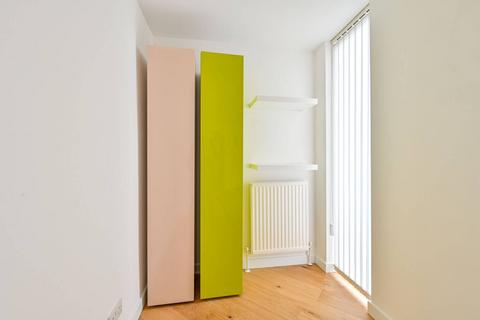 13 Tamarind Yard, London, E1W 2JT