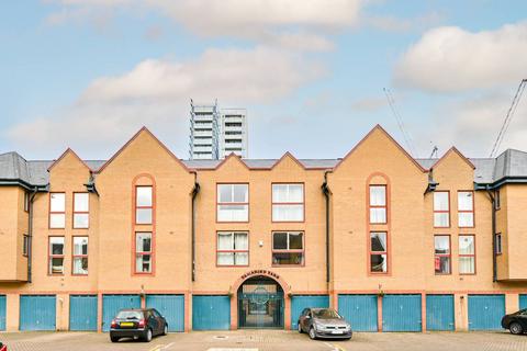 13 Tamarind Yard, London, E1W 2JT