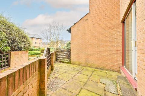 13 Tamarind Yard, London, E1W 2JT