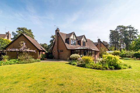 4 bedroom detached house for sale, Evergreens, Ringwood BH24