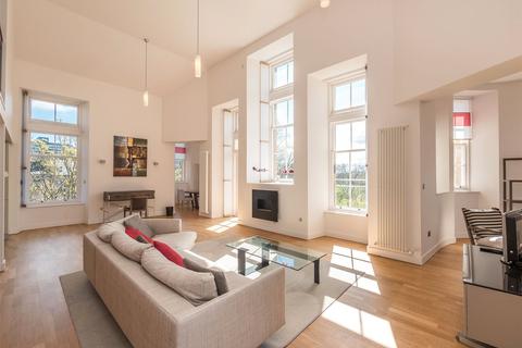 3 bedroom flat to rent, Simpson Loan, Edinburgh, EH3