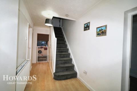 4 bedroom detached house for sale - Seafield Close, Great Yarmouth