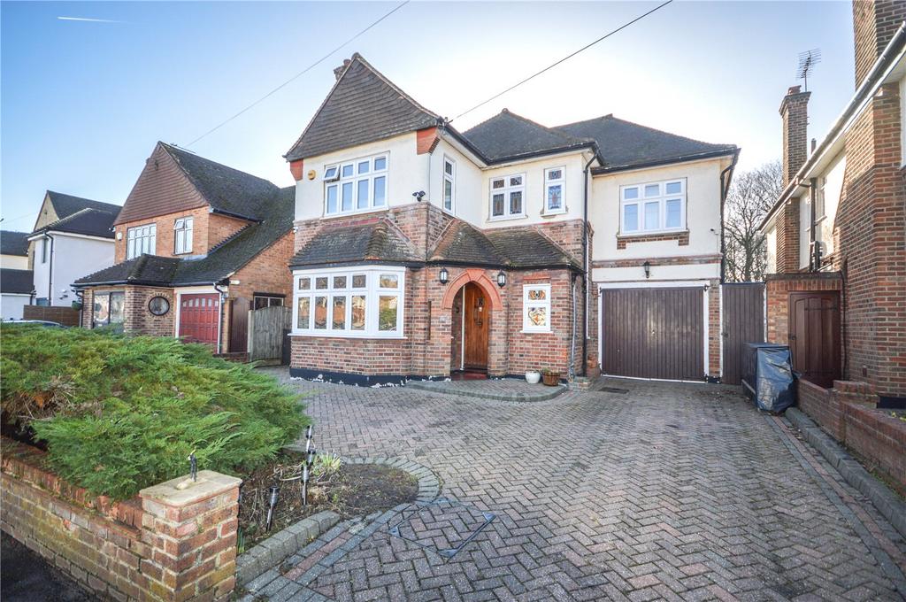 Links Avenue, Gidea Park, RM2 4 bed detached house for sale £925,000