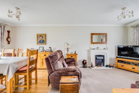 8 Petworth Close, Stevenage, SG2 8UP