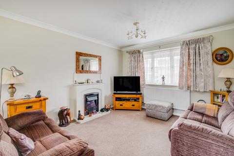 8 Petworth Close, Stevenage, SG2 8UP