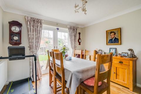 8 Petworth Close, Stevenage, SG2 8UP