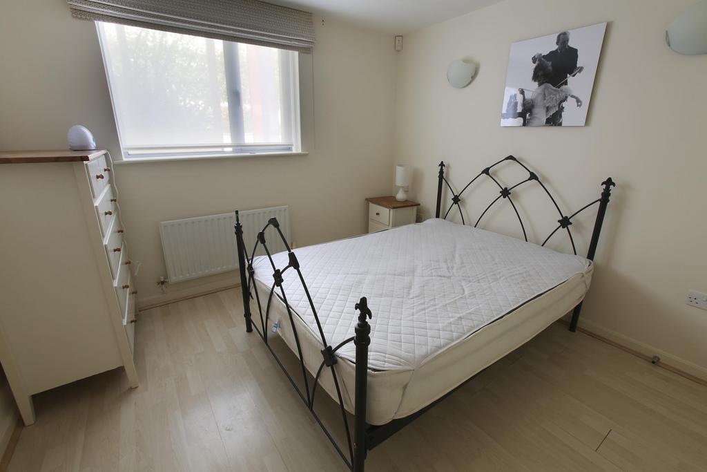 Bedroom ()