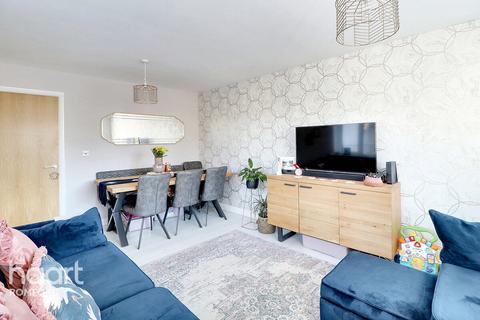 2 bedroom apartment for sale, Manor Road, Romford
