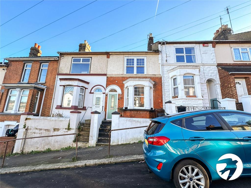 Dagmar Road, Chatham, Kent, ME4 3 bed terraced house for sale £220,000