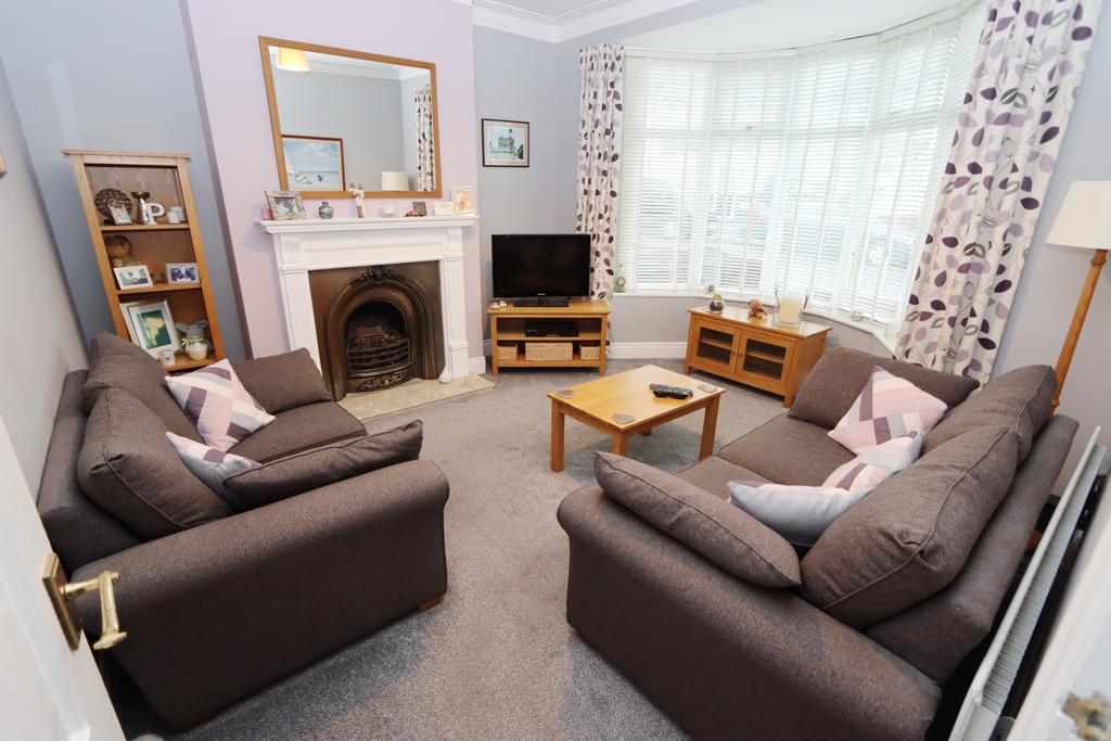 Windsor Road, Monkseaton, Whitley Bay, NE25 8EH 3 bed semidetached