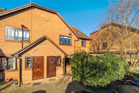48 Sopwith Close, Kingston Upon Thames, KT2 5RN