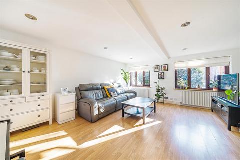 48 Sopwith Close, Kingston Upon Thames, KT2 5RN
