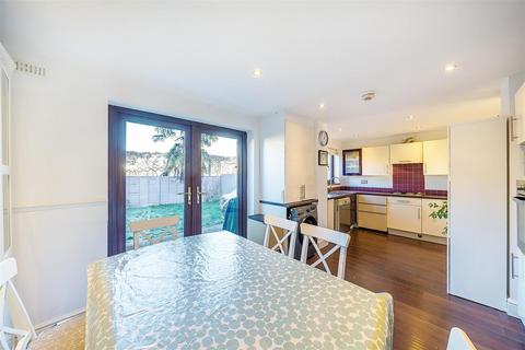 48 Sopwith Close, Kingston Upon Thames, KT2 5RN