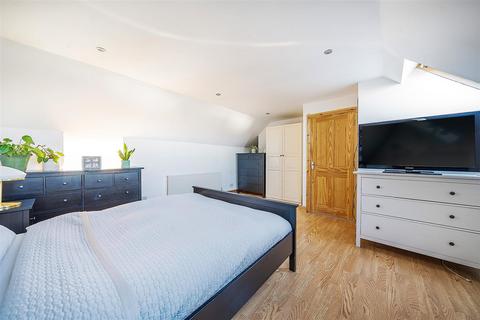 48 Sopwith Close, Kingston Upon Thames, KT2 5RN