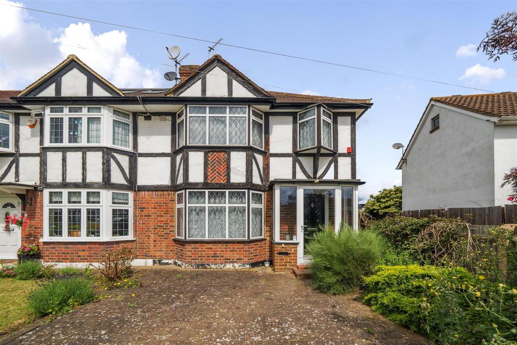 Wolsey Drive, Kingston Upon Thames KT2 3 bed end of terrace house for