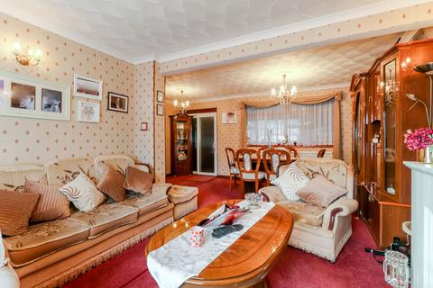 98 Albany Park Avenue, Enfield, EN3 5NX