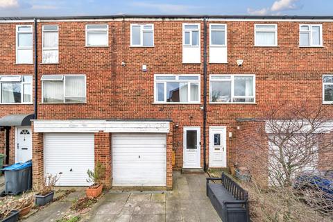 3 Dumbleton Close, Kingston Upon Thames, KT1 3ST