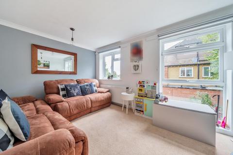 3 Dumbleton Close, Kingston Upon Thames, KT1 3ST