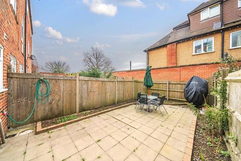 3 Dumbleton Close, Kingston Upon Thames, KT1 3ST