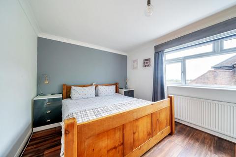 3 Dumbleton Close, Kingston Upon Thames, KT1 3ST