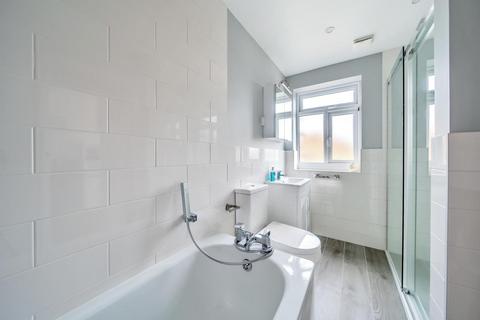 3 Dumbleton Close, Kingston Upon Thames, KT1 3ST