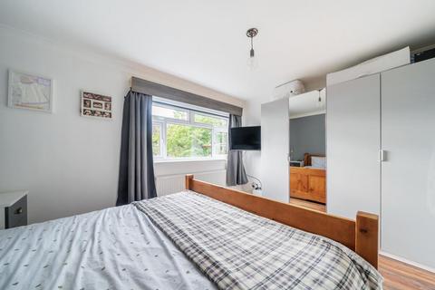 3 Dumbleton Close, Kingston Upon Thames, KT1 3ST
