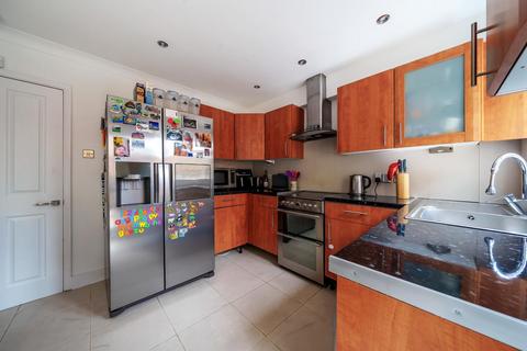 3 Dumbleton Close, Kingston Upon Thames, KT1 3ST